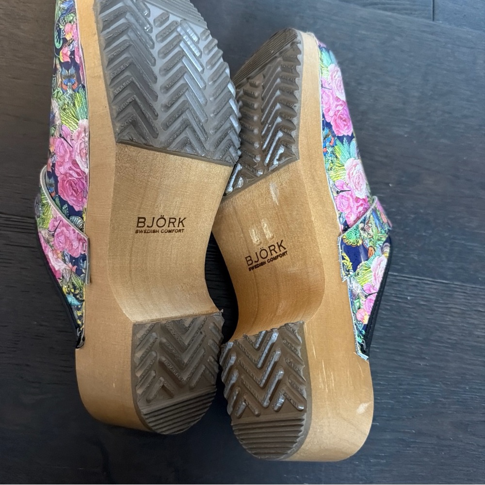Floral Multi-Color Slip-On Sandals size 10 US - Picture 4 of 4